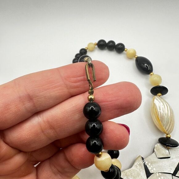 Vintage Lee Sands Leo the Lion Mother of Pearl Inlay Onyx and Quartz Necklace! - Picture 9 of 12